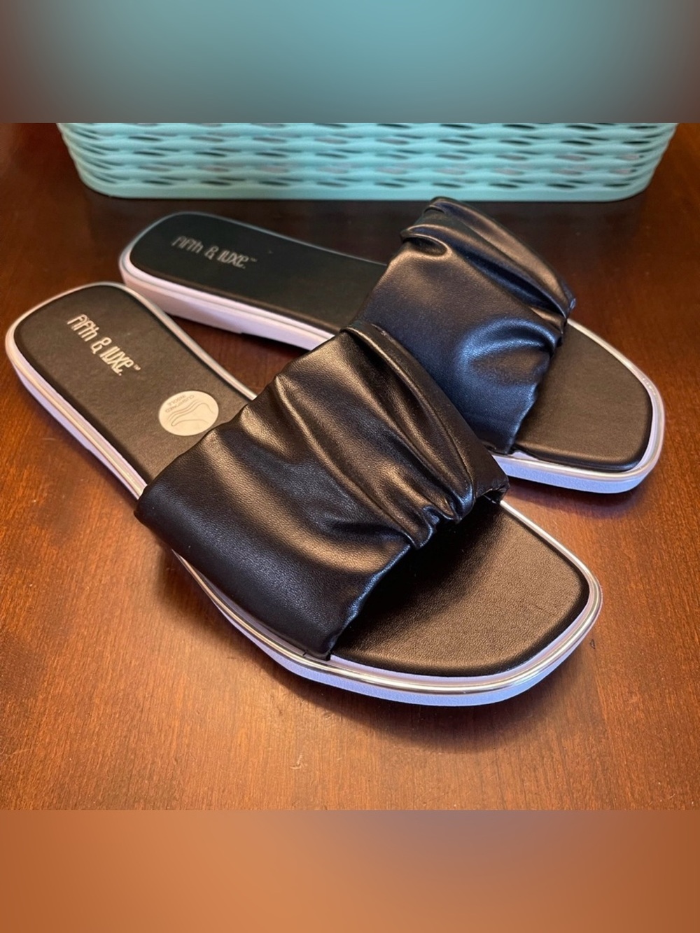 Fifth & Luxe Women's Strappy Sandals - Open Toe SZ 9-10 Color Black NWOT